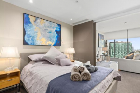 Sophisticated Designer Condo W River & City Views